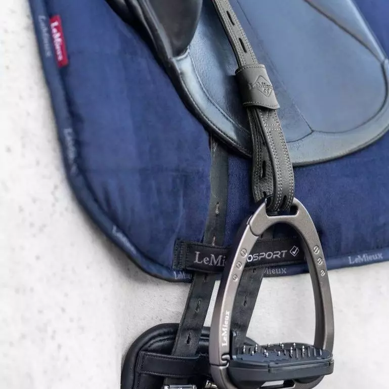 LeMieux Vector Close Contact Stirrup Leather 3 LeMieux Vector Close Contact Stirrup Leather