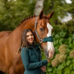 LeMieux Vogue Fleece Headcollar & Leadrope 37 LeMieux Vogue Fleece Headcollar & Leadrope -Finest Equestrian Supplies it03464 lifestyle vogueheadcollarandleadrope spruce 2 3 jpg