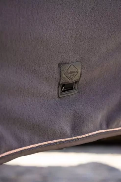 LeMieux Fleece Rug 28 LeMieux Fleece Rug -Finest Equestrian Supplies it03579 lifestyle luxefleecerug graphite 4 2 jpg