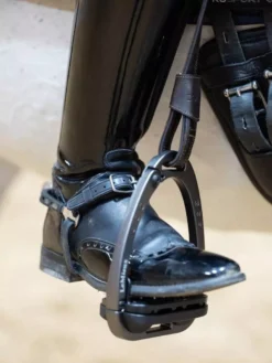 LeMieux Vector Close Contact Stirrup Leather 24 LeMieux Vector Close Contact Stirrup Leather -Finest Equestrian Supplies it03731 lifestyle vectorclosecontactstirrupleather brown 2 copy 3 jpg